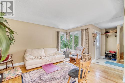 6539 Edenwood Drive, Mississauga (Meadowvale), ON - Indoor Photo Showing Living Room