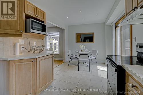 3090 Patrick Crescent, Mississauga (Meadowvale), ON - Indoor Photo Showing Kitchen