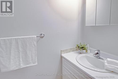 3090 Patrick Crescent, Mississauga (Meadowvale), ON - Indoor Photo Showing Bathroom