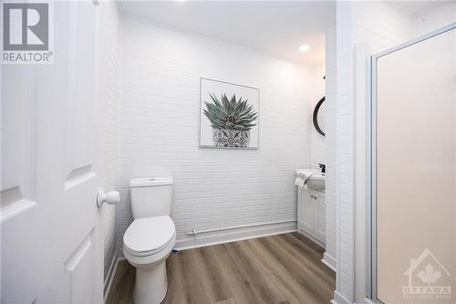 1427 Lexington Street, Ottawa, ON - Indoor Photo Showing Bathroom