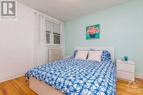 215 Ivy Crescent, Ottawa, ON - Indoor Photo Showing Bedroom