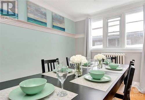 215 Ivy Crescent, Ottawa, ON - Indoor Photo Showing Dining Room