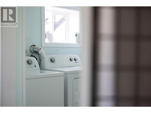 2000 18 Street, Vernon, BC - Indoor Photo Showing Laundry Room