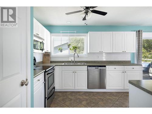 2000 18 Street, Vernon, BC - Indoor Photo Showing Kitchen With Double Sink