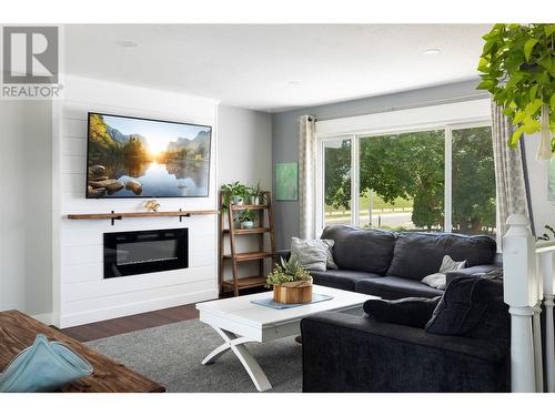 2000 18 Street, Vernon, BC - Indoor Photo Showing Living Room With Fireplace