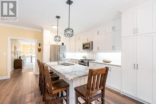 26 Natures Trail, Wasaga Beach, ON - Indoor Photo Showing Kitchen With Double Sink With Upgraded Kitchen