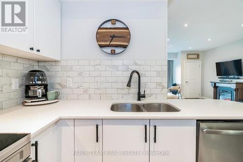 603 - 302 Essa Road, Barrie (400 West), ON - Indoor Photo Showing Kitchen With Double Sink