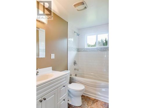 1123 Tweedsmuir Avenue, Kitimat, BC - Indoor Photo Showing Bathroom