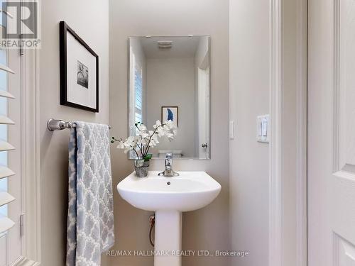 3962 Thomas Alton Boulevard, Burlington (Alton), ON - Indoor Photo Showing Bathroom