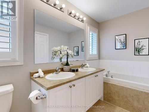 3962 Thomas Alton Boulevard, Burlington (Alton), ON - Indoor Photo Showing Bathroom