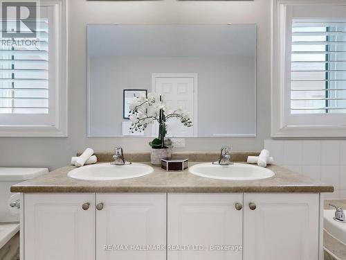 3962 Thomas Alton Boulevard, Burlington (Alton), ON - Indoor Photo Showing Bathroom