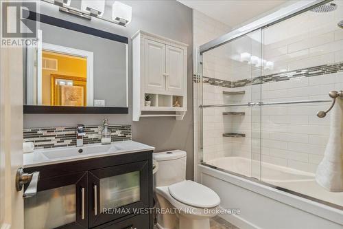 15 Wilmont Court, Brampton, ON - Indoor Photo Showing Bathroom