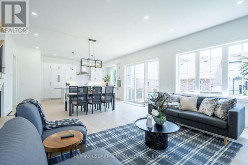 59 Brian Boulevard, Hamilton (Waterdown), ON - Indoor Photo Showing Living Room