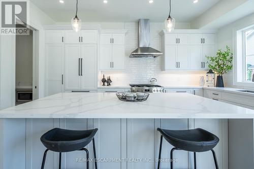 59 Brian Boulevard, Hamilton (Waterdown), ON - Indoor Photo Showing Kitchen With Upgraded Kitchen