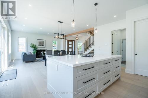 59 Brian Boulevard, Hamilton (Waterdown), ON - Indoor Photo Showing Kitchen With Upgraded Kitchen