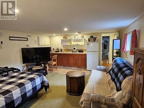 421 9Th Avenue, Keremeos, BC - Indoor