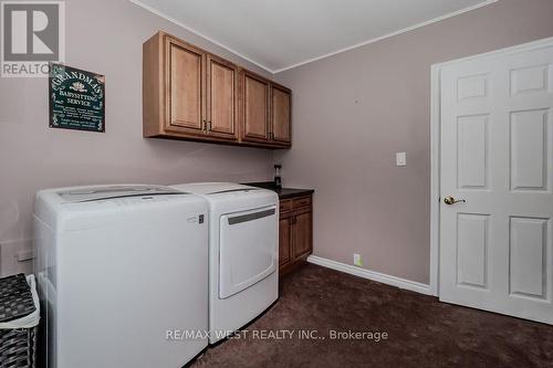 1210 Muskoka Road N, Gravenhurst, ON - Indoor Photo Showing Laundry Room