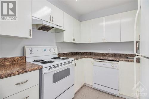 1440 Heron Road Unit#508, Ottawa, ON - Indoor Photo Showing Kitchen