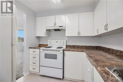 1440 Heron Road Unit#508, Ottawa, ON - Indoor Photo Showing Kitchen