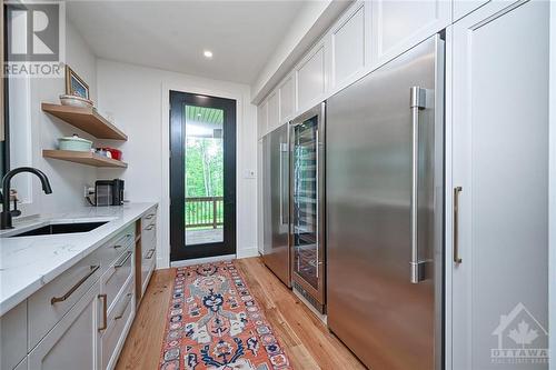 36 Synergy Way, Kanata, ON - Indoor Photo Showing Kitchen With Upgraded Kitchen