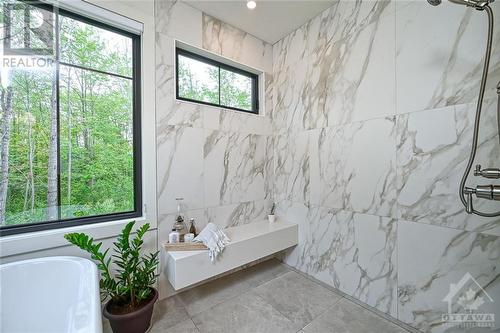 36 Synergy Way, Kanata, ON - Indoor Photo Showing Bathroom