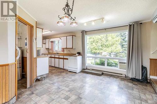 168 Lakeshore Dr, Sault Ste. Marie, ON - Indoor Photo Showing Kitchen