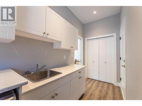 11801 Sinclair Road Unit# 103, Summerland, BC - Indoor Photo Showing Kitchen