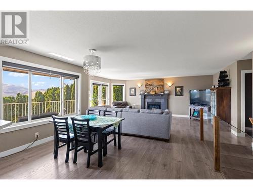 5170 Morrison Crescent, Peachland, BC - Indoor With Fireplace