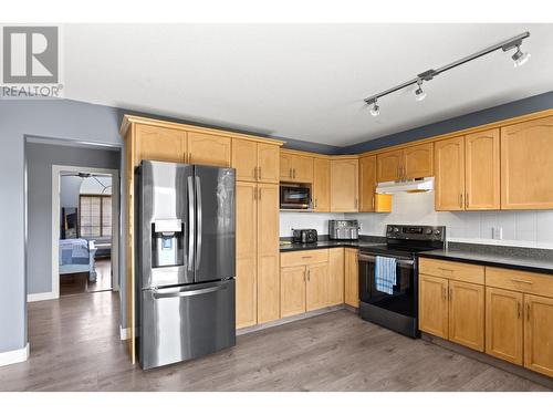 5170 Morrison Crescent, Peachland, BC - Indoor Photo Showing Kitchen