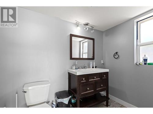 5170 Morrison Crescent, Peachland, BC - Indoor Photo Showing Bathroom