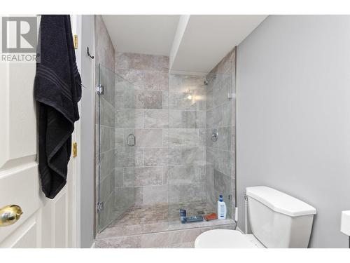 5170 Morrison Crescent, Peachland, BC - Indoor Photo Showing Bathroom