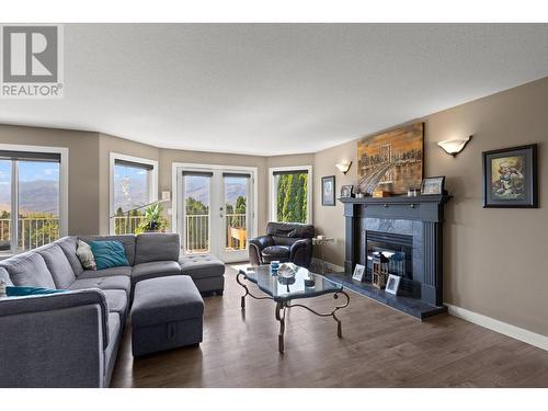 5170 Morrison Crescent, Peachland, BC - Indoor Photo Showing Living Room With Fireplace