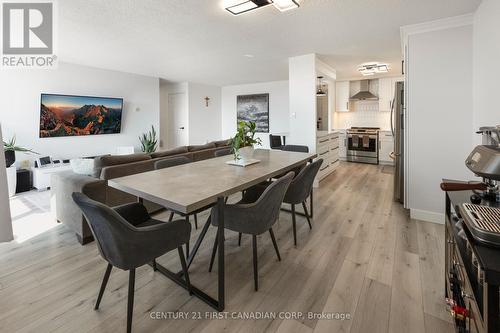 2501 - 363 Colborne Street, London, ON - Indoor Photo Showing Dining Room