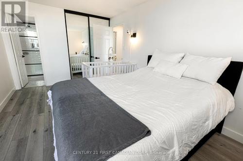 2501 - 363 Colborne Street, London, ON - Indoor Photo Showing Bedroom