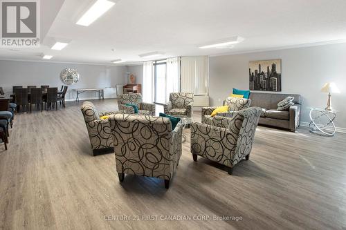 2501 - 363 Colborne Street, London, ON - Indoor Photo Showing Living Room