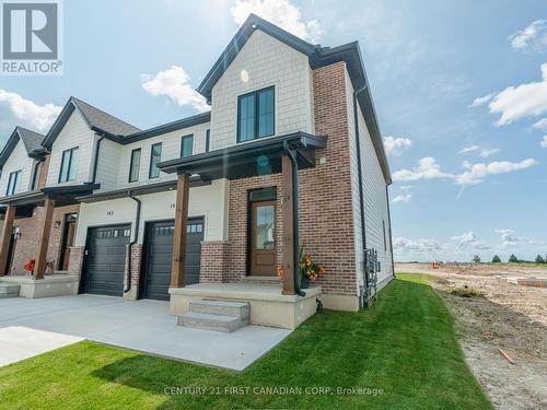 147-52 Scotts Drive, Lucan Biddulph (Lucan), ON - Outdoor With Facade