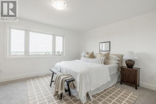 147-52 Scotts Drive, Lucan Biddulph (Lucan), ON - Indoor Photo Showing Bedroom