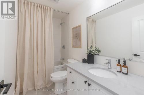 147-52 Scotts Drive, Lucan Biddulph (Lucan), ON - Indoor Photo Showing Bathroom