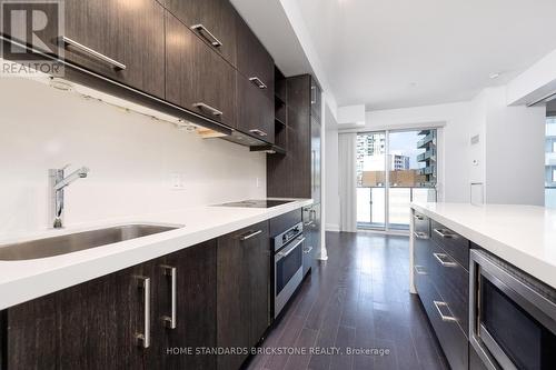 1711 - 65 St Mary Street, Toronto (Bay Street Corridor), ON - Indoor Photo Showing Kitchen With Upgraded Kitchen