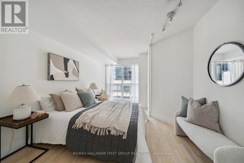 815 - 18 Yonge Street, Toronto (Waterfront Communities), ON - Indoor Photo Showing Bedroom