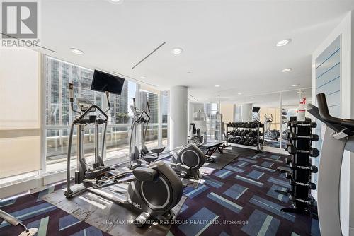 815 - 18 Yonge Street, Toronto (Waterfront Communities), ON - Indoor Photo Showing Gym Room