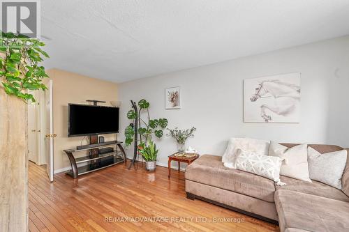 3 - 2 Westdale Avenue, London, ON - Indoor Photo Showing Living Room