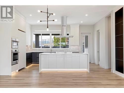 2244 Hihannah Drive, West Kelowna, BC - Indoor Photo Showing Kitchen With Upgraded Kitchen