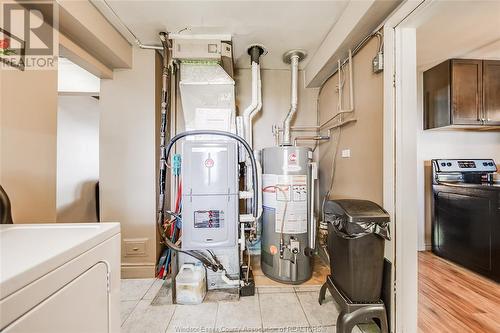 3278 Clemenceau Boulevard, Windsor, ON - Indoor Photo Showing Laundry Room