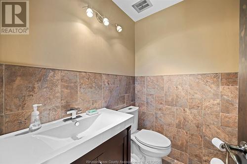 3098 Lauzon, Windsor, ON - Indoor Photo Showing Bathroom