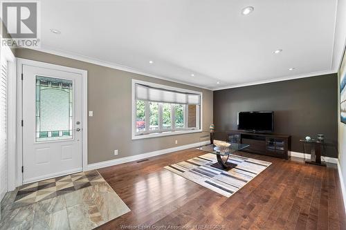 3098 Lauzon, Windsor, ON - Indoor Photo Showing Living Room