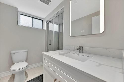 3 Forest Road, Grimsby, ON - Indoor Photo Showing Bathroom