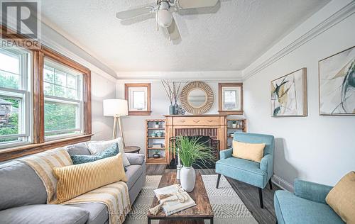 84 Rowe Street, Oshawa (Central), ON - Indoor Photo Showing Living Room