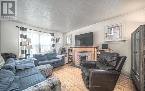 84 Rowe Street, Oshawa (Central), ON - Indoor Photo Showing Living Room With Fireplace