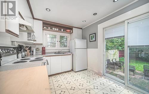 84 Rowe Street, Oshawa (Central), ON - Indoor Photo Showing Kitchen